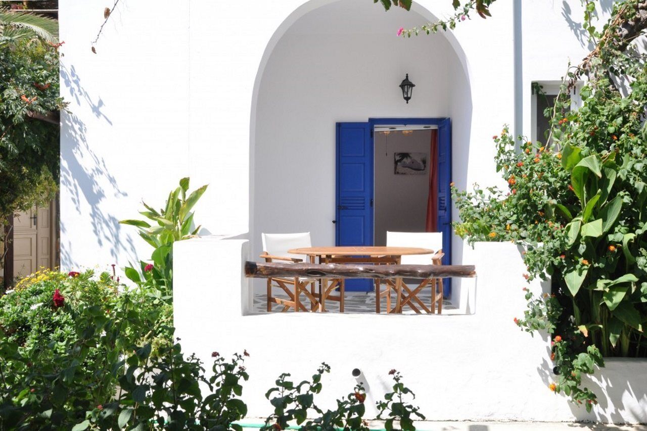 Levrossos Beach Apartments ภายนอก รูปภาพ